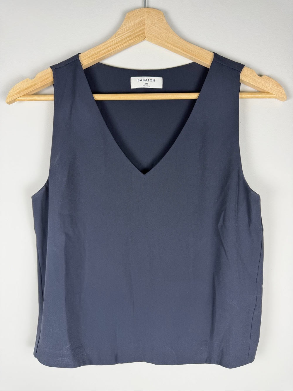 Aritzia Babaton Women’s Navy V-Neck Tank Top